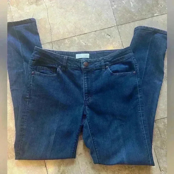 Loft Ann Taylor jean’s excellent condition.  Size 6. High waisted. Dry cleaned - Picture 1 of 9